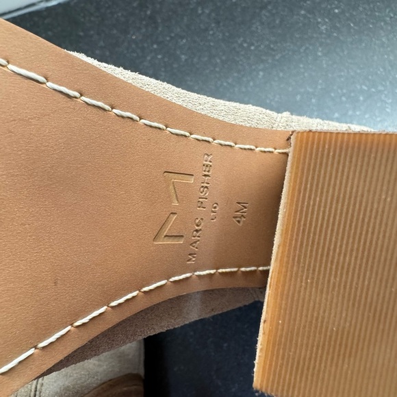 Oshay Pointed Toe Bootie Women Sz 4
Marc Fisher LTD Walnut Suede New - Picture 7 of 15